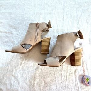 LC LAUREN CONRAD Bow Back Heels